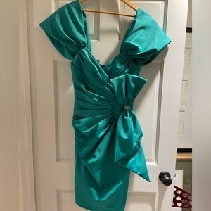 Vintage Cache 80’s Emerald Puff Sleeve Bow Gown
